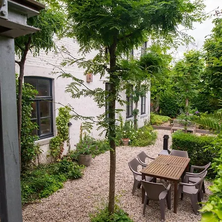 De Auw Sjoekelaatfabriek 4*