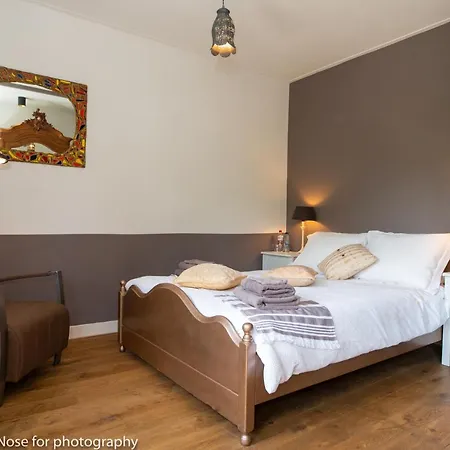 De Auw Sjoekelaatfabriek Frühstückspension 4*