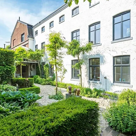 De Auw Sjoekelaatfabriek Frühstückspension 4*