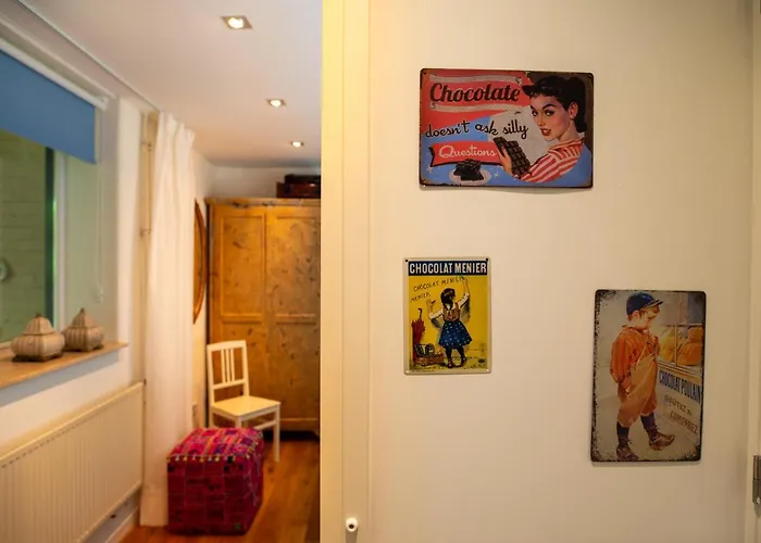 De Auw Sjoekelaatfabriek Bed & Breakfast 4*