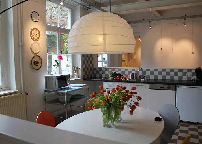 De Auw Sjoekelaatfabriek غولبين