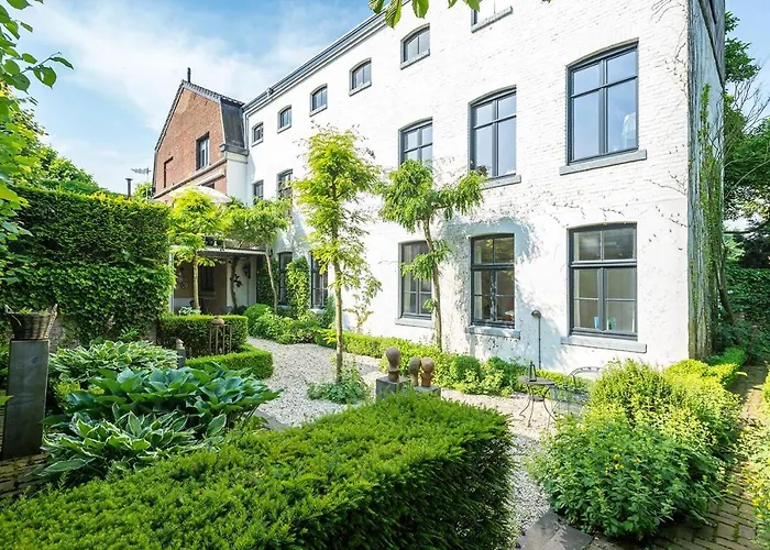 De Auw Sjoekelaatfabriek Bed & Breakfast 4*