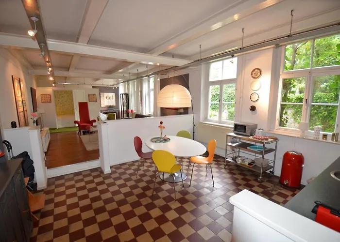 De Auw Sjoekelaatfabriek غولبين