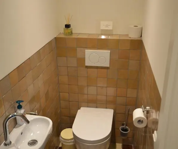 De Auw Sjoekelaatfabriek غولبين