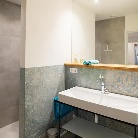 De Auw Sjoekelaatfabriek Bed and Breakfast 4*