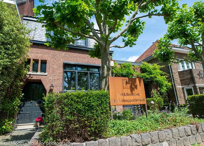 De Auw Sjoekelaatfabriek Bed & Breakfast Gulpen